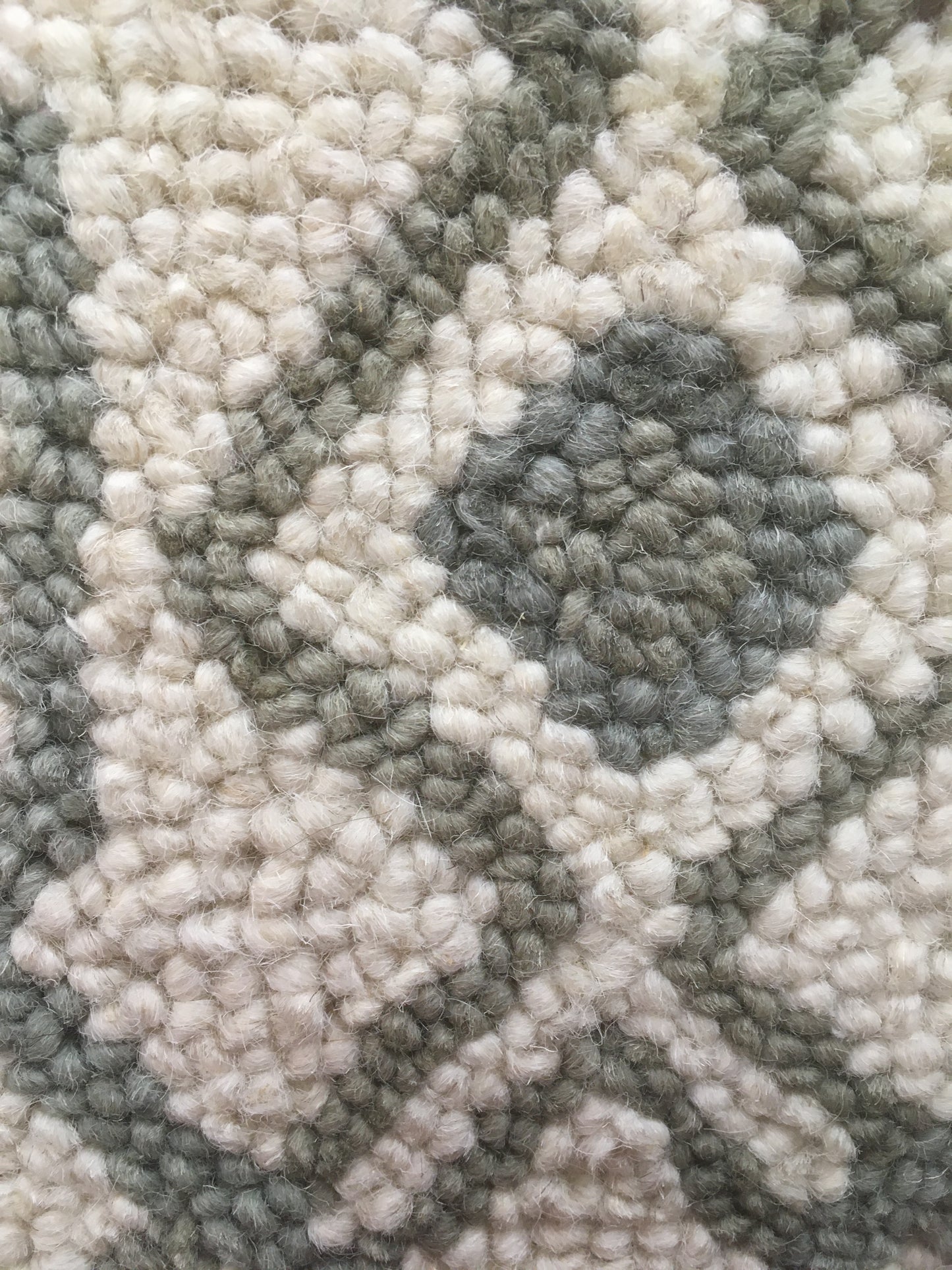 Grey and White Geometric 100% Wool 120 x 170 cm