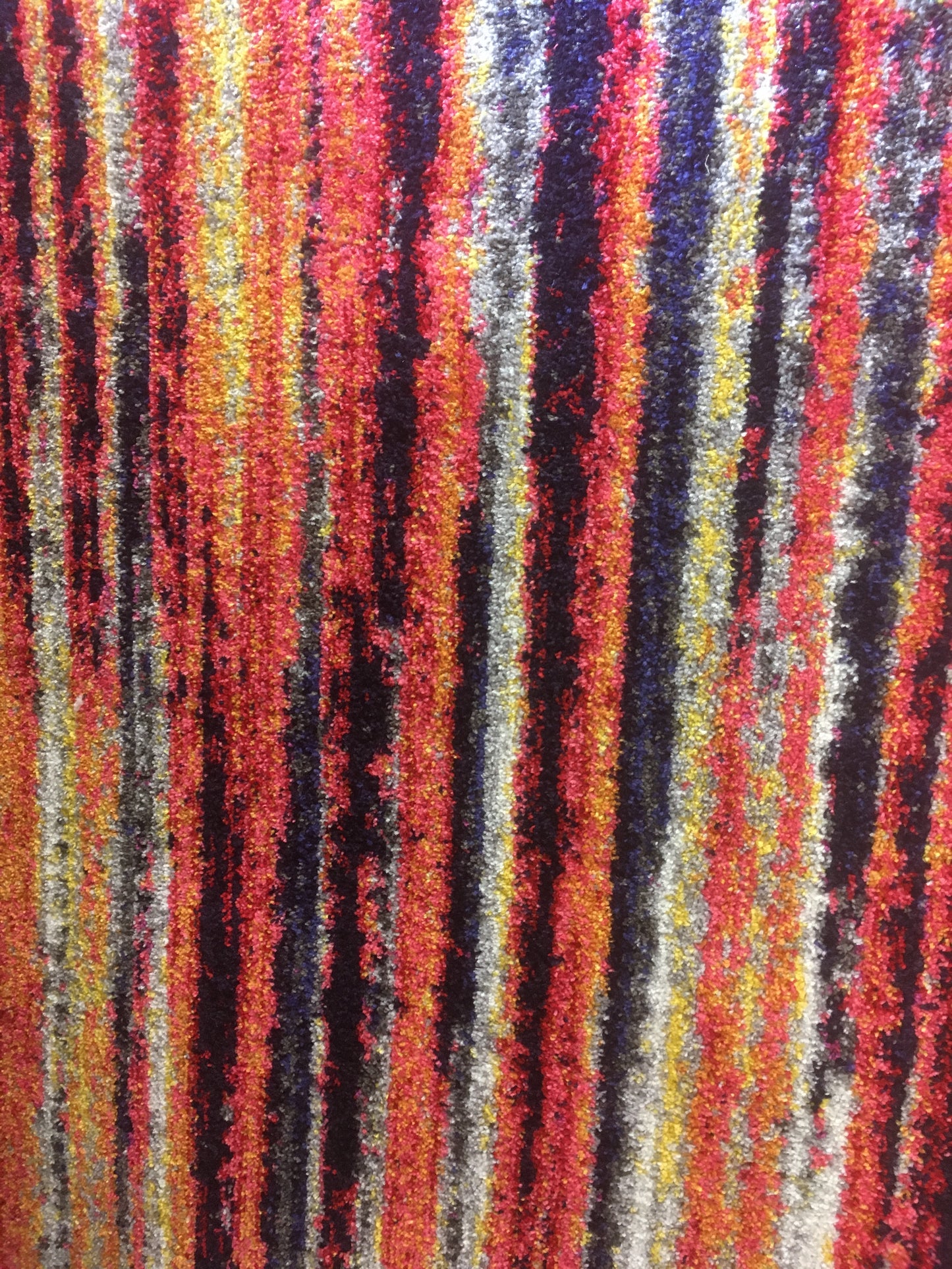 Multi coloured man-made 120 x 170 cm