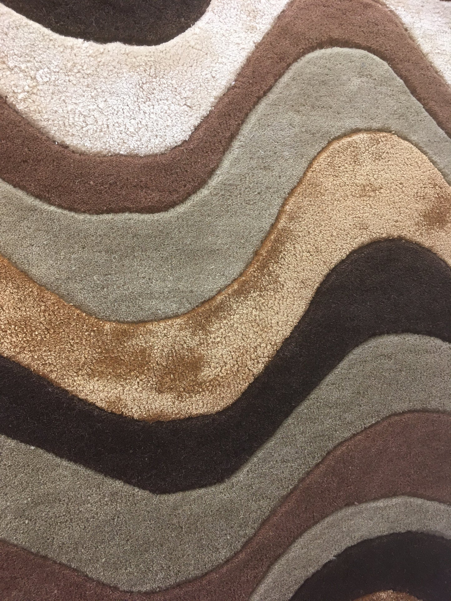 60% Wool Brown/Cream and Gold 90 x 150 cm