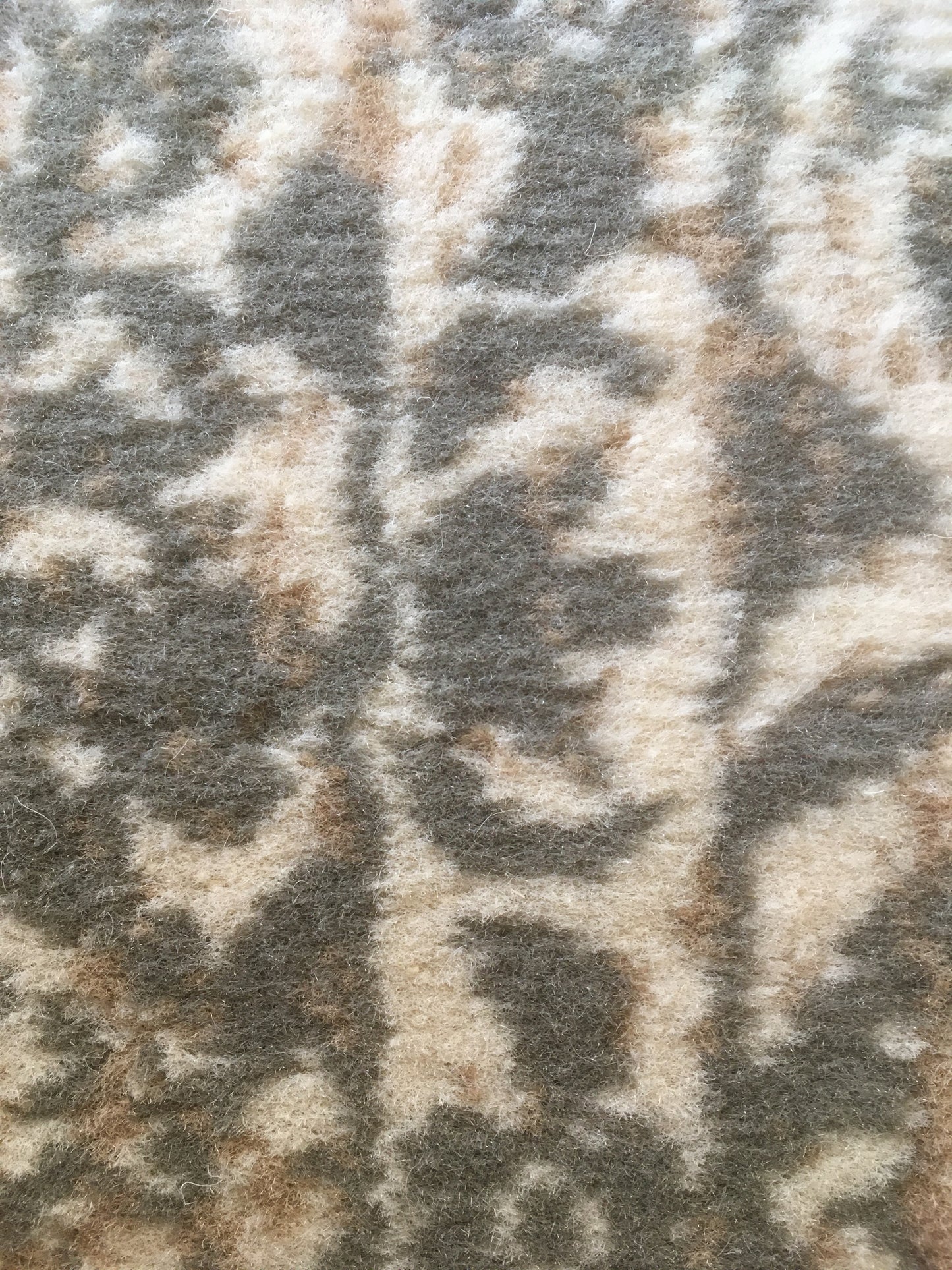 Traditional Olive Green/Grey Man-made 170 x 120 cm